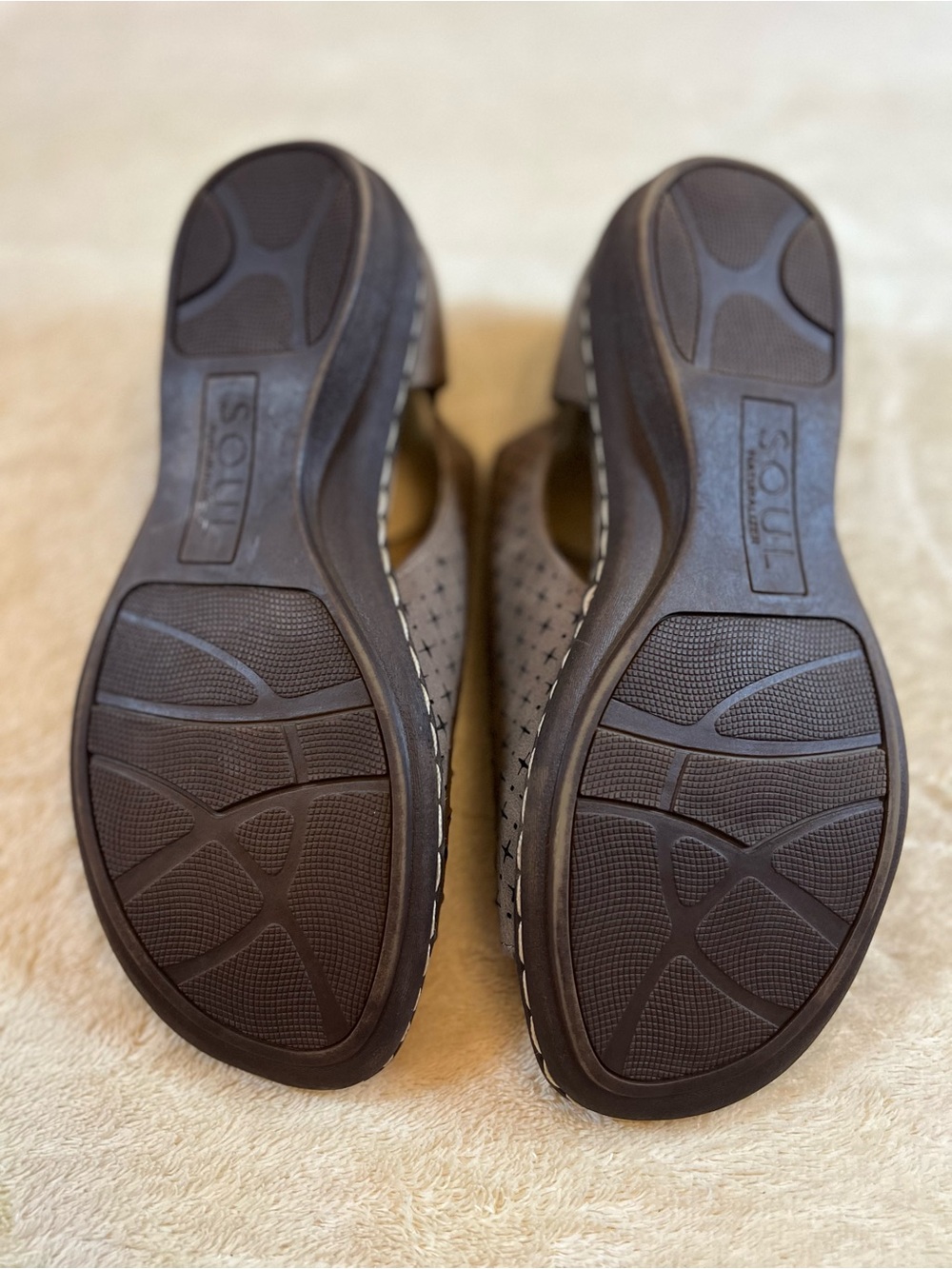 SOUL Naturalizer Brown Cutout Open-Toe Flats Size 6.5 - Picture 6 of 6
